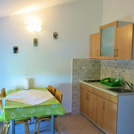 Apartament Near The Sea *