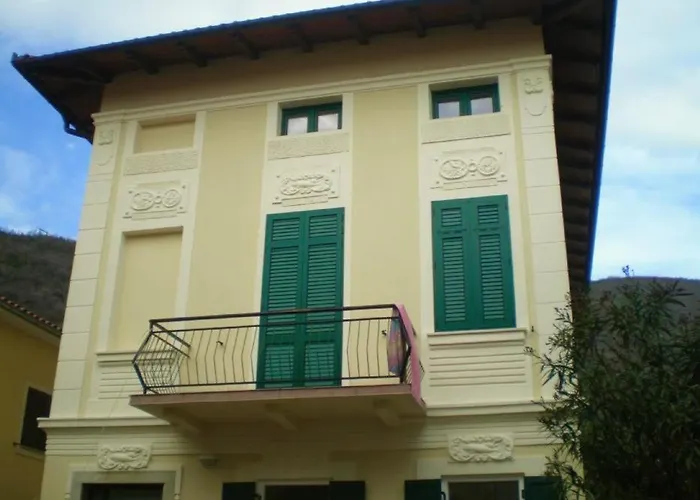 Near The Sea Apartman *